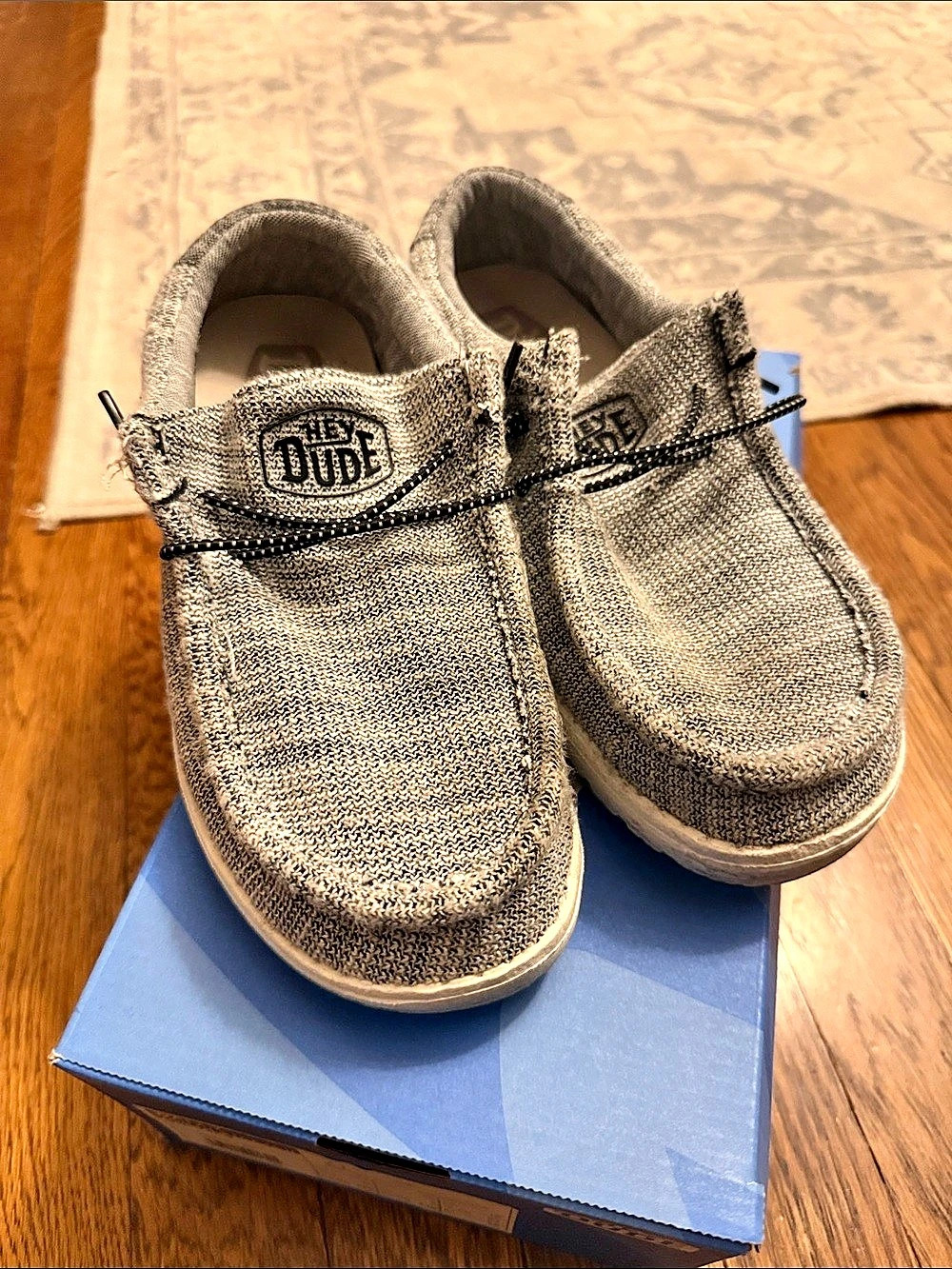 HEYDUDE Wally Youth Stretch Sneakers Boys US 5 Like New